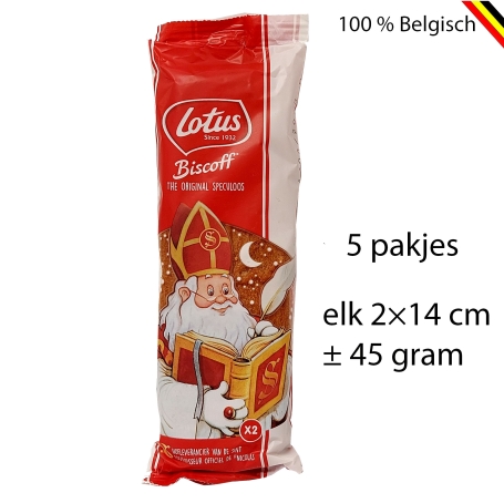 Grand panier avec des friandises comme cadeau pour Saint Nicolas