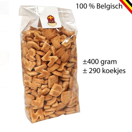 Grand panier avec des friandises comme cadeau pour Saint Nicolas