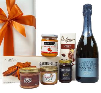 Geschenkdoos met Italiaanse Prosecco, Belgische speculaas, chocolade, honing, paté en tomaten-basilicumtartinade