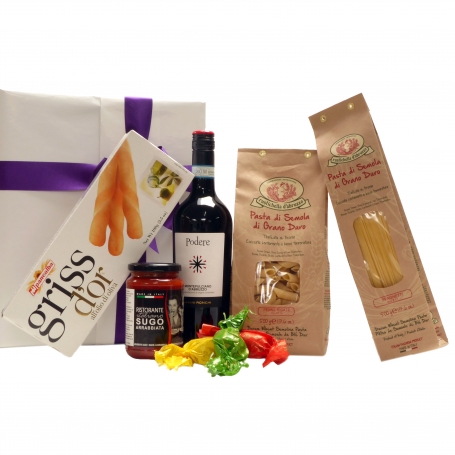 Italian gift package with Italian delicacies as a gift