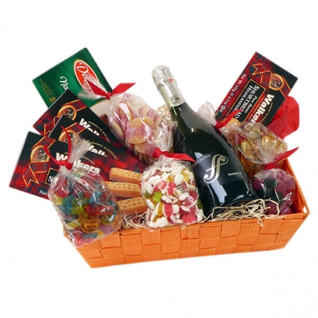 Candy basket with biscuits, Italian Prosecco and goodies