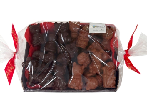 Panier avec 30 figurines en chocolat Callebaut – Saint-Nicolas 2025