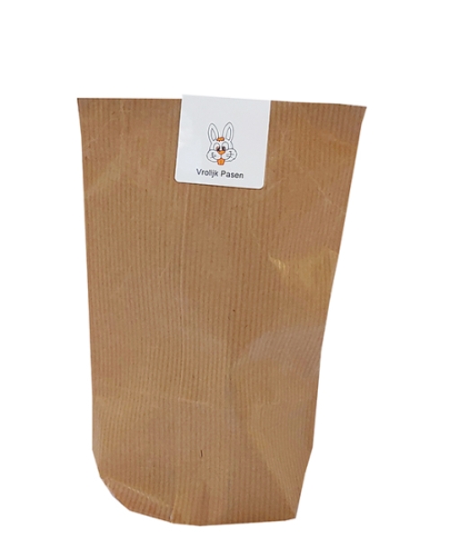 Gekleurde melkchocolade paaskip en  paaseieren